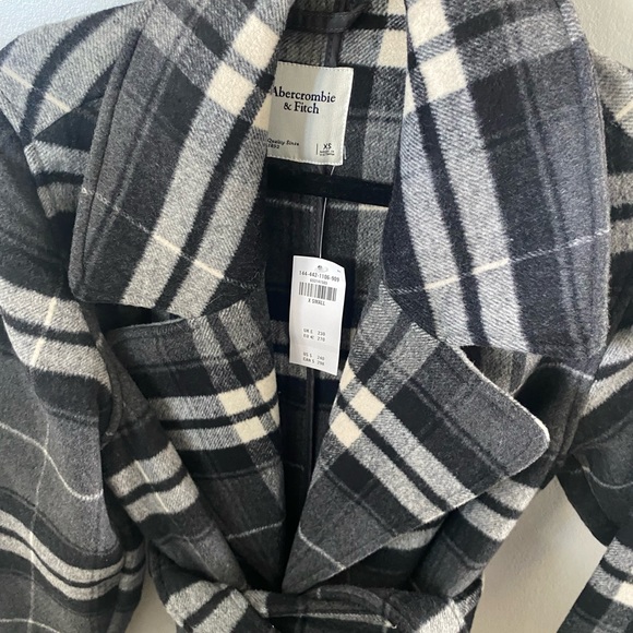 Wrap coat - Picture 2 of 3